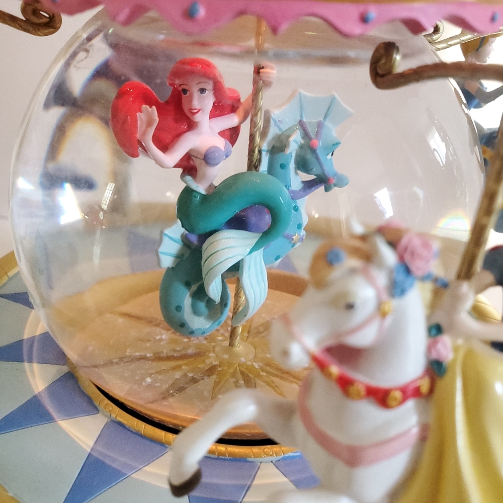 Disney Princess Carousel Snow Globe So This Is Love 1948 Walt Disney - Picture 9 of 11